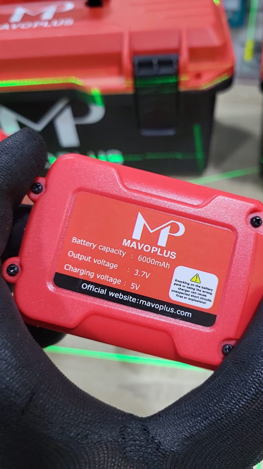Nivo Laser 4D MAVOPLUS avec affichage numérique, piles et télécommande